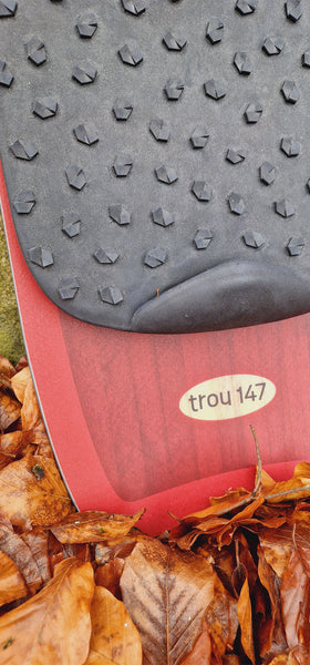 KONVOI trou detail woodcore grip pad tail