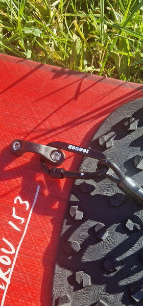 KONVOI detail trou 153 board powderboard leash powsurf leash